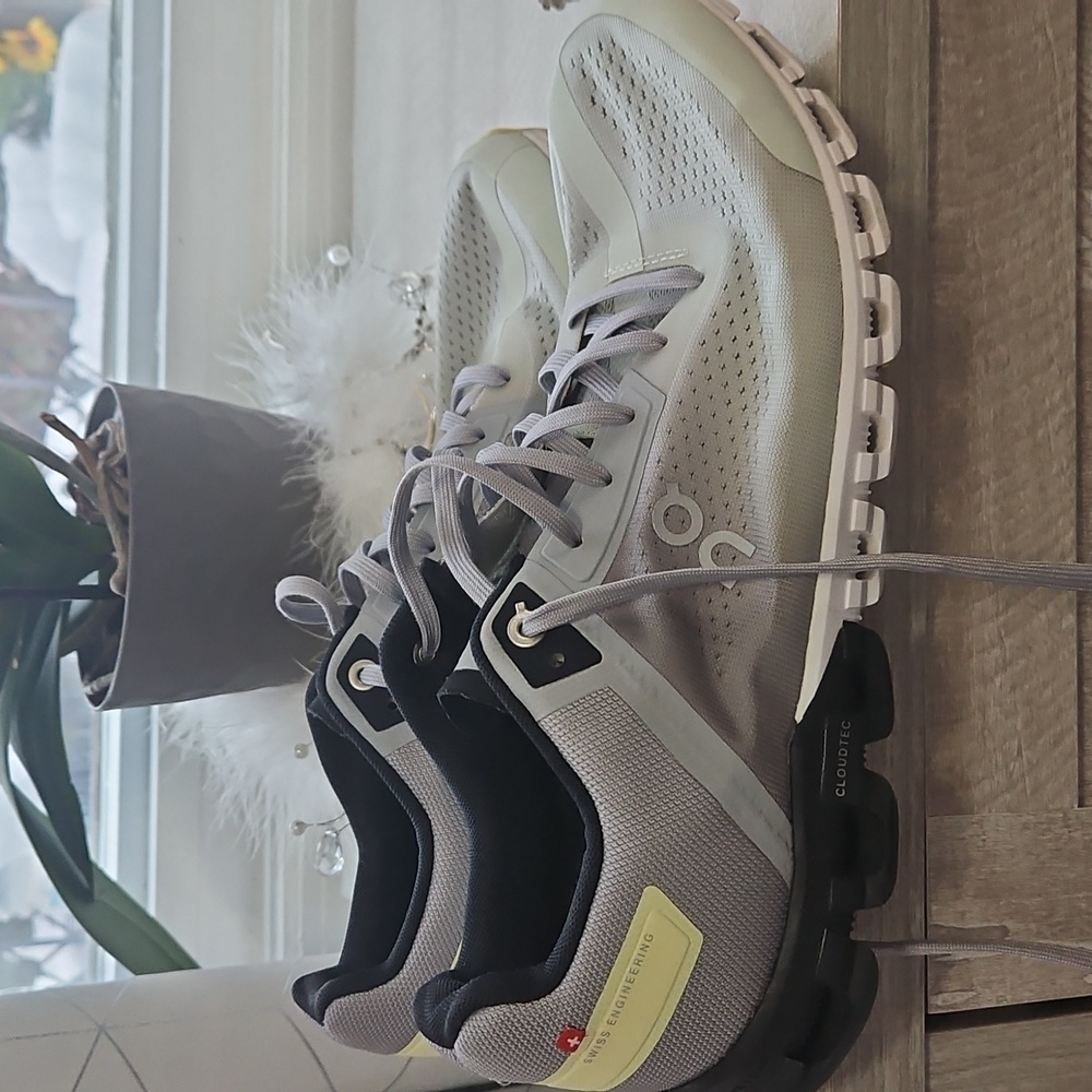 On Cloud Running Athletic Shoes Gray and Yellow